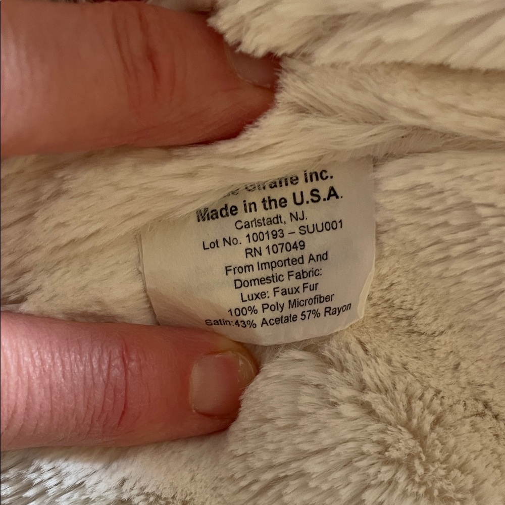 Giraffe at Home Cozy Cream Satin/Plush Robe - Picture 11 of 13